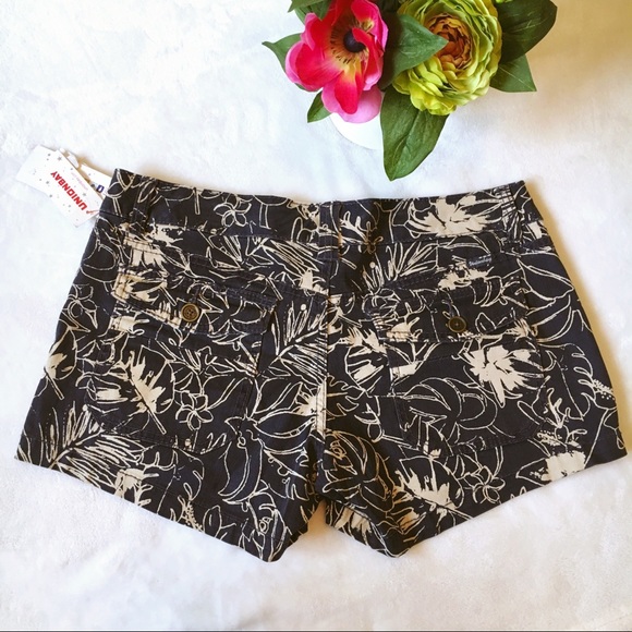 Delaney Baja Floral Print Shorts - Picture 3 of 5